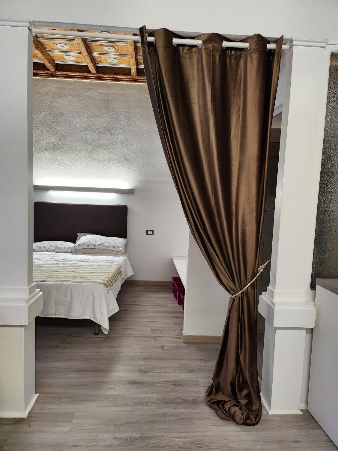 Mansarde & Suite Maison 1706 Lago Orta Borgomanero Exterior foto