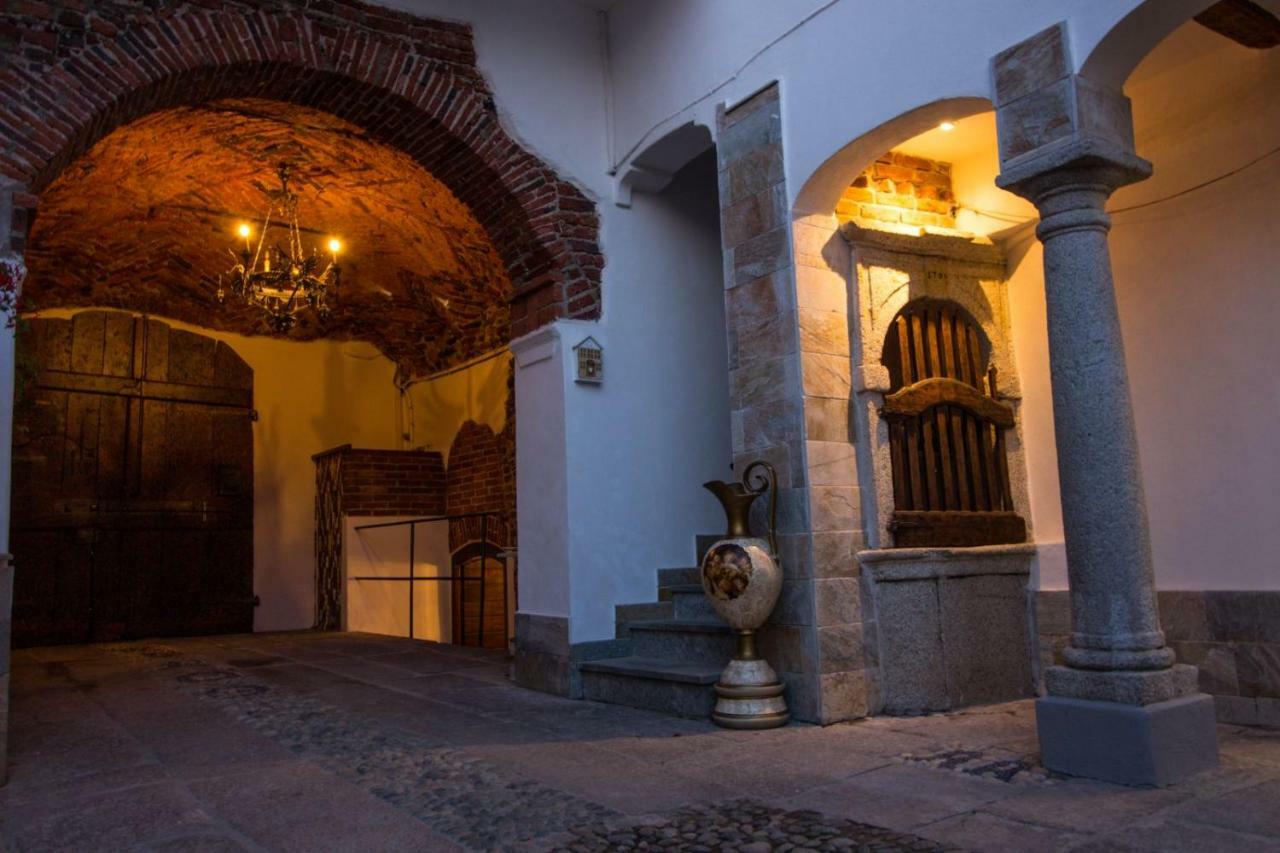 Mansarde & Suite Maison 1706 Lago Orta Borgomanero Exterior foto